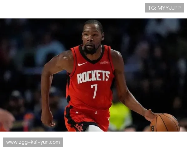 NBA火箭小将强突两个防守人打板命中